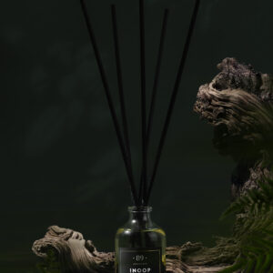 Inoop - cederträ, kanel och plommon