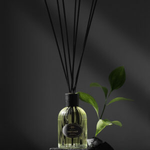 Instinct - grapefrukt, cederträ och svartpeppar