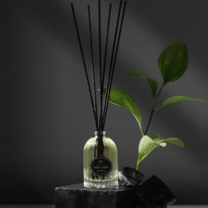 Instinct - grapefrukt, cederträ och svartpeppar