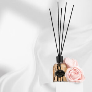 Satin Touch - ros, agarträ och vanilj