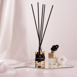 Satin Touch - ros, agarträ och vanilj