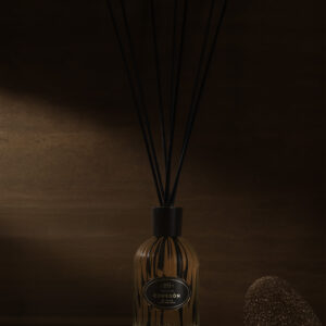 Conegòn - persika, ros och vanilj